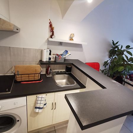 Studio Et Stationnement Offert Centre 耶尔 外观 照片